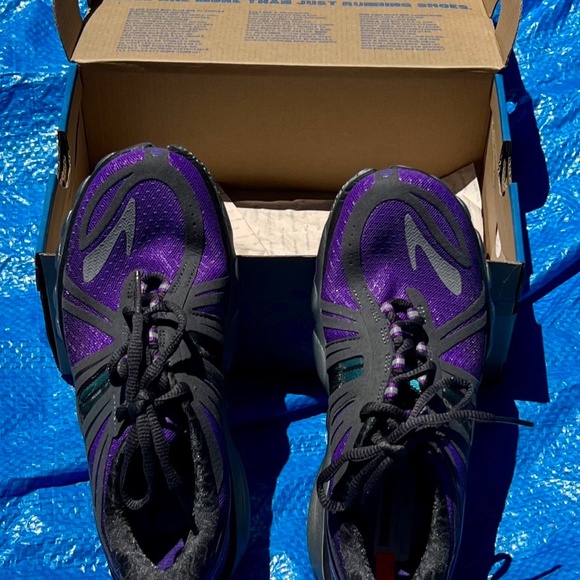 Women’s Brooks Pure Cadence Pronation/Plantar Fasciitis Running Shoes - Picture 2 of 8